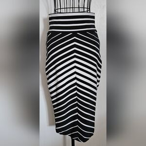 🌺BEBE Striped Pencil Skirt